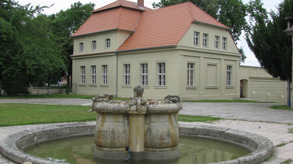 Gaestehaus Schloss Plaue Brandenburg  Exterior photo