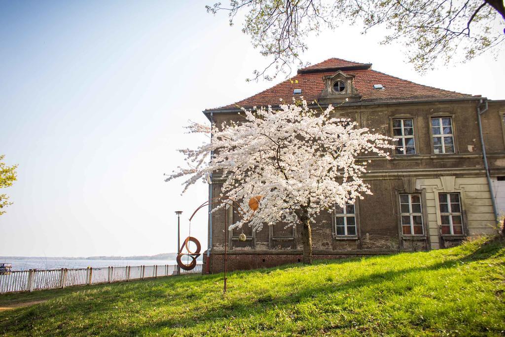 Gaestehaus Schloss Plaue Brandenburg  Exterior photo